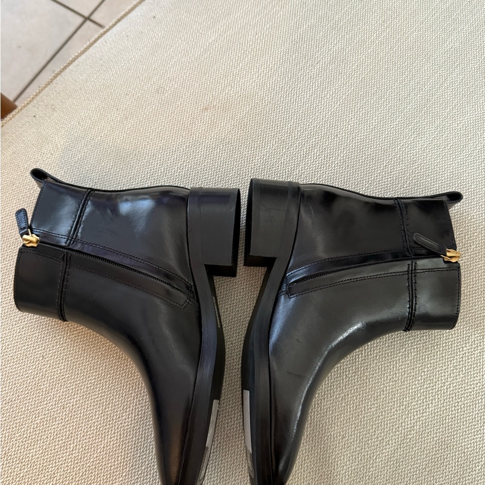 TORY BURCH EVERLY FLAT BOOTS ETRUSCO CALF LEATHER IN PERFECT BLACK SIZE 5 - Picture 3 of 4